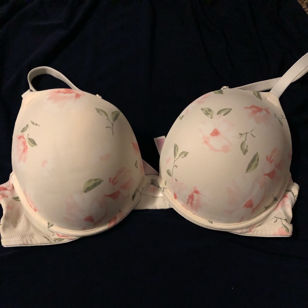 Victoria’s Secret PINK Wear Everywhere Push Up